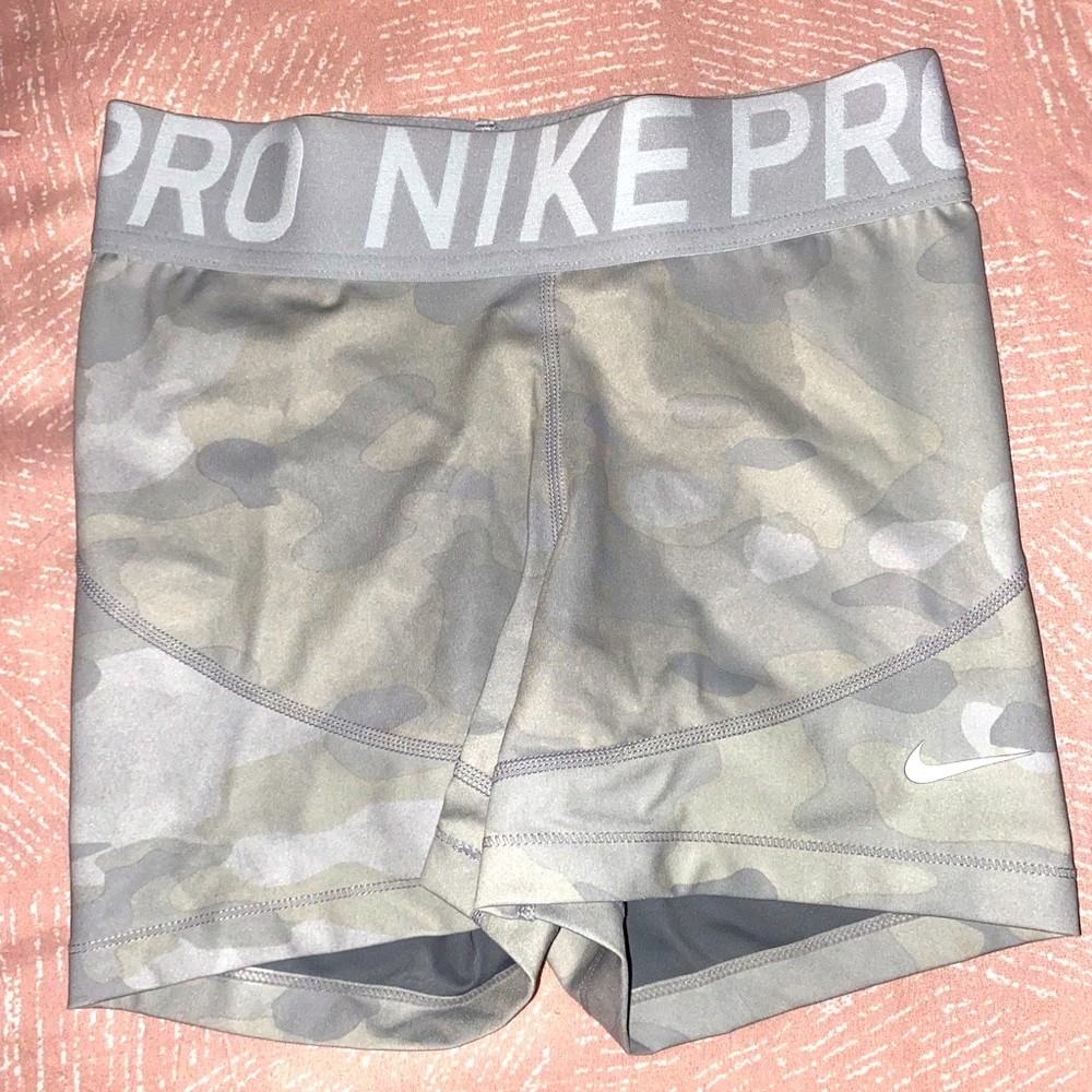 NIKE SHORTS 💗
